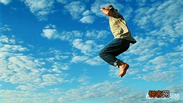 一个人在月球上用力一跳,能跳多高？