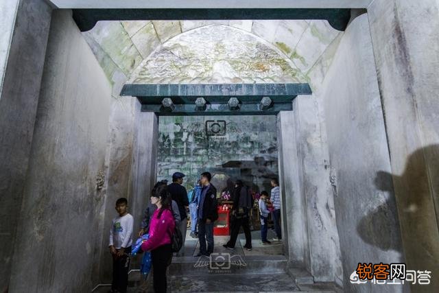 清东陵里乾隆慈禧的尸骨还存在吗？