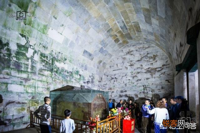 清东陵里乾隆慈禧的尸骨还存在吗？