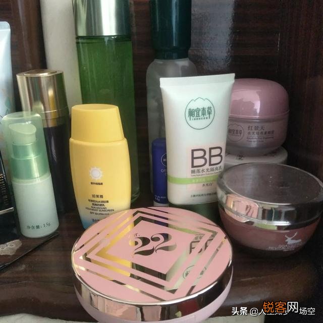 现在这么热,你是如何化美丽的妆逛街的？