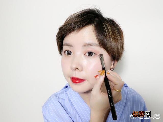 化妆至少需要哪些化妆品？