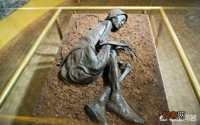 珠穆朗玛峰上温度很低,人死了也不会腐烂,在上面能看到中国古代的人吗？