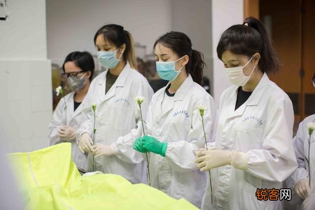医学院用来做实验的尸体都是哪来的？做完实验的尸体又是怎么处理掉的？
