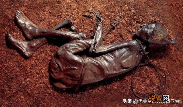 欧洲沼泽里挖掘出多具千年古尸,不腐不化,这能用科学解释吗？