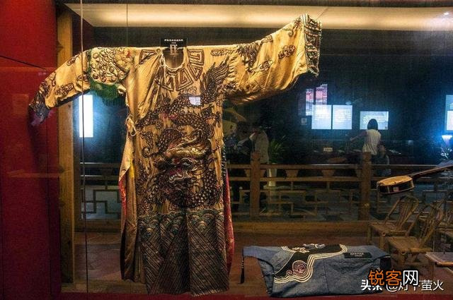 2006年,石景山出土的龙袍干尸的真实身份是什么？有什么依据？