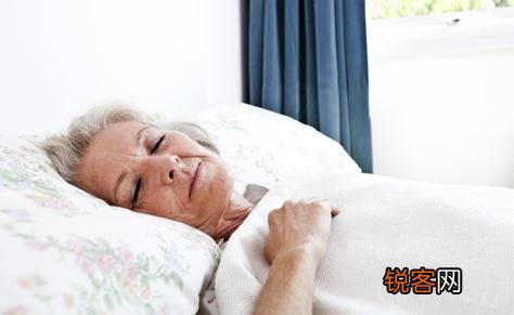 老人脾气暴躁要补充4种营养素