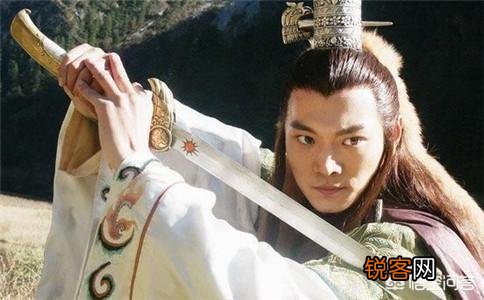 同样是契丹人当丐帮帮主,为什么乔峰被推翻,而耶律齐却获得一致认可？