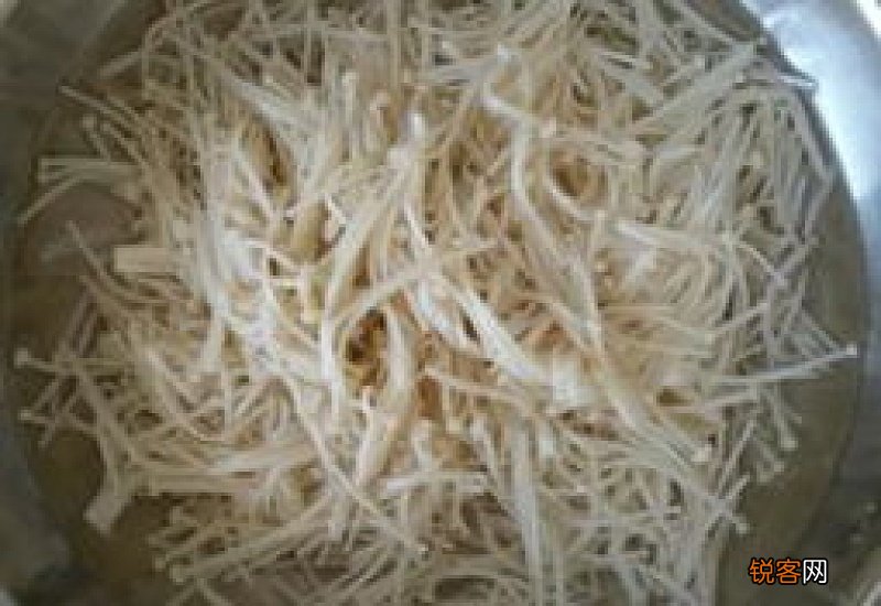 金针菇开水烫多久能吃