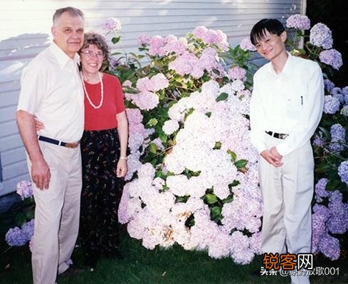 马云是阿里巴巴集团的创始人,在他事业如日中天的时候,突然退休,真正的原因是什么？