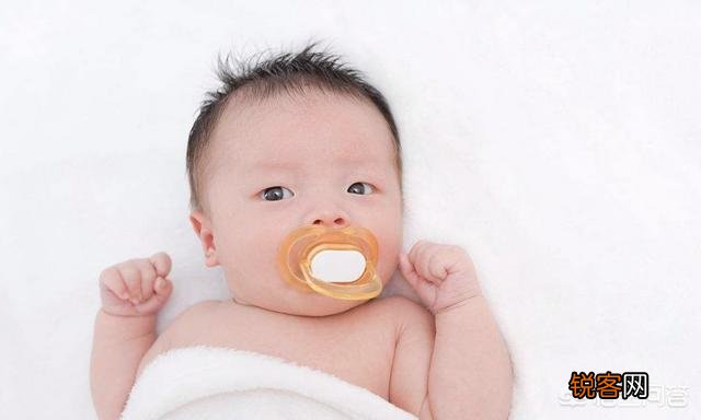 安抚奶嘴能用吗？对宝宝成长发育有影响吗？