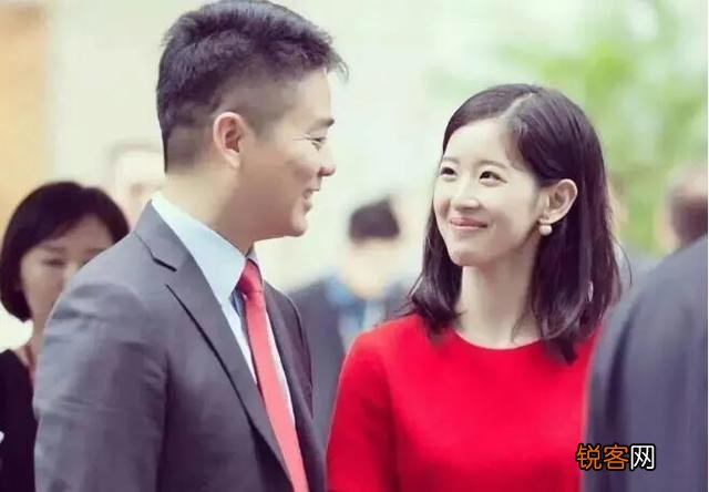 马云的妻子张瑛有多优秀？为什么她不像刘强东妻子章泽天那样经常出现？
