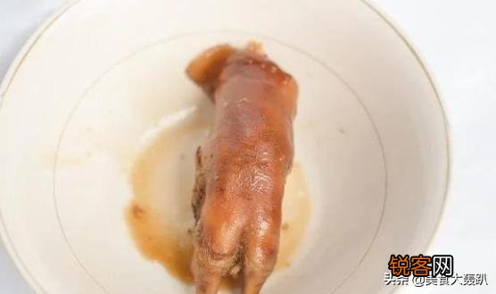 卤猪蹄怎么达到去腥和增香？