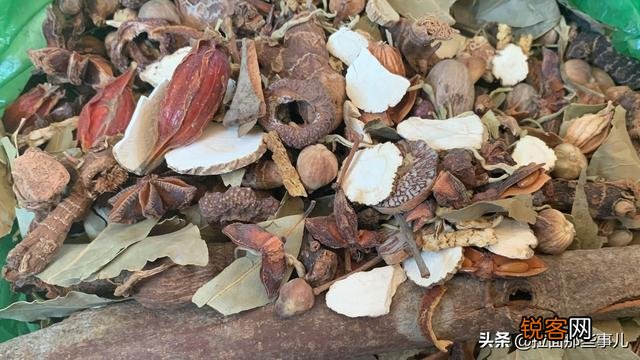 香料之间怎么搭配才能发挥它的最大香效？