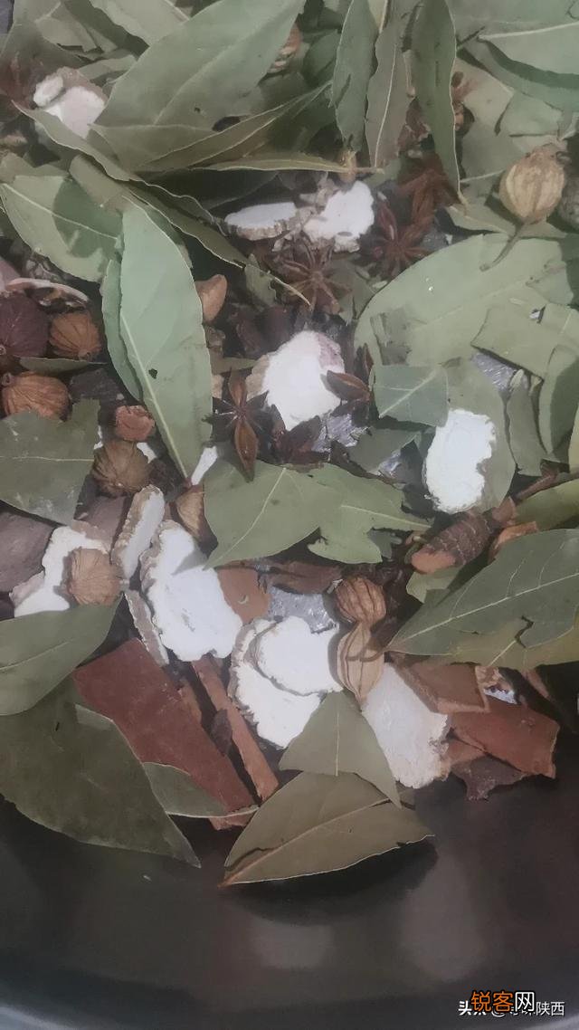 有没有一款专门为猪蹄去腥增香的香料配方？