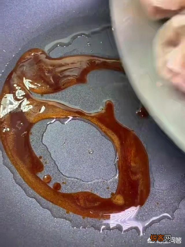 猪蹄红烧,清炖加什么样材料最好吃,请介绍真实做法？