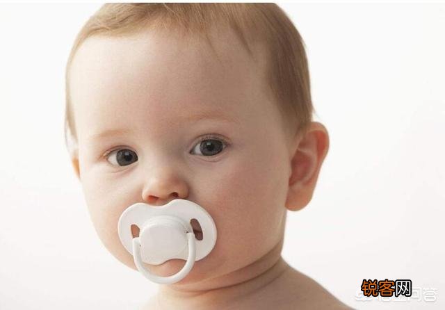 宝贝两个半月,可以用安抚奶嘴吗？用什么牌子的好呢？