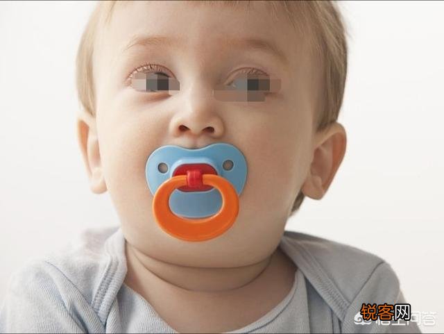 宝贝两个半月,可以用安抚奶嘴吗？用什么牌子的好呢？