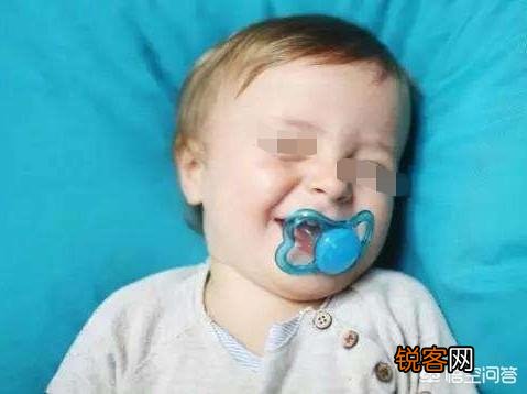 宝贝两个半月,可以用安抚奶嘴吗？用什么牌子的好呢？