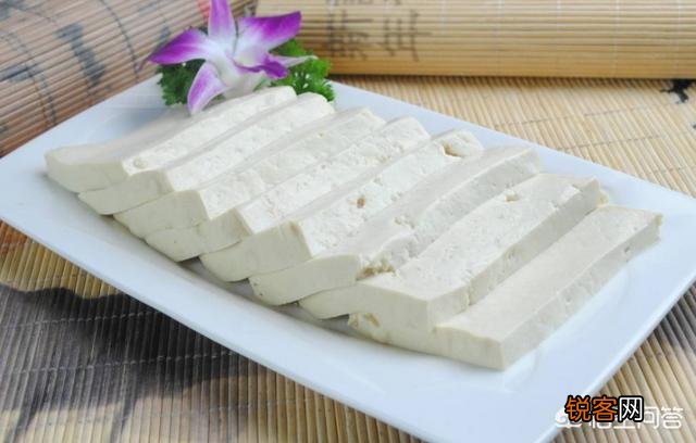 豆制品对尿酸的影响大吗？高尿酸血症能不能吃豆腐？