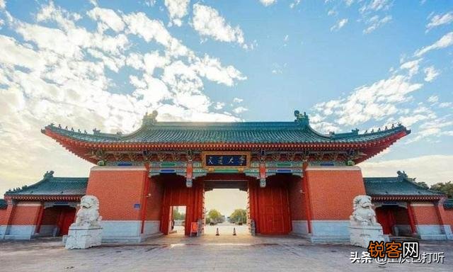 中国内地排名前十的大学分别是哪些？