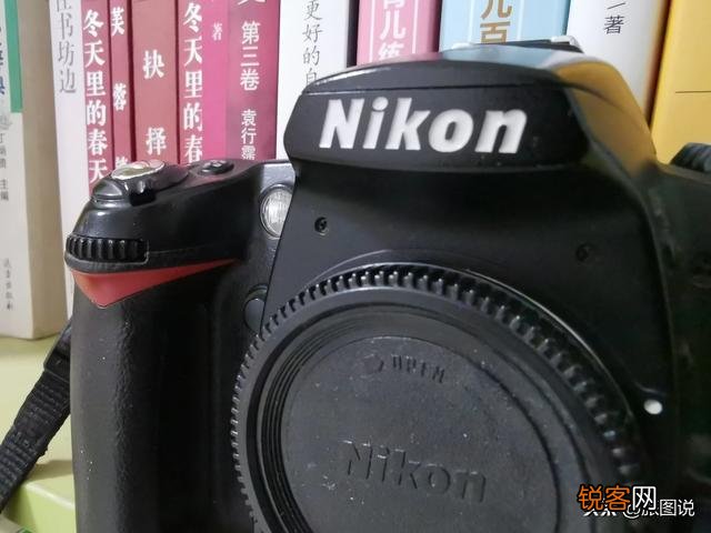 请问买哪款二手尼康全画幅相机性价比高？