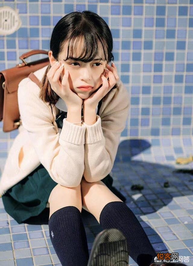 想买一个入门性价比比较好的单反,要求价格适中,你有哪些可以推荐？