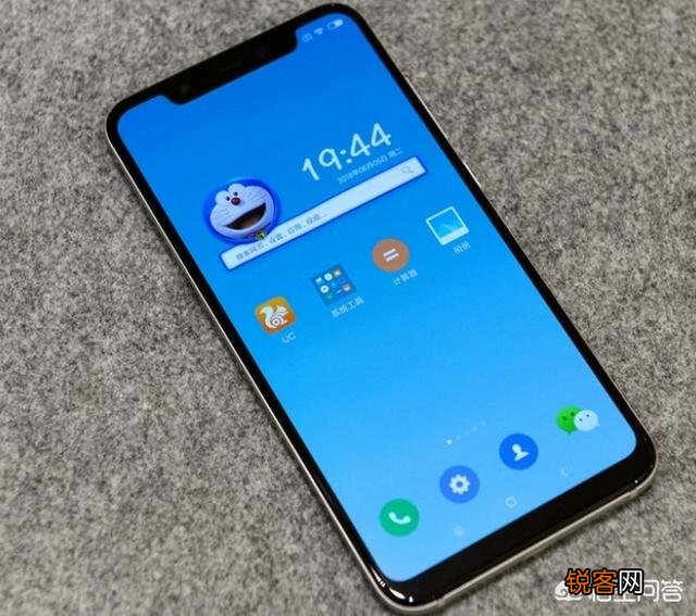 你们会选择哪个品牌的手机？小米、OPPO、华为哪个更实用？