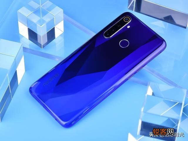 1400内买什么手机好？小米、ov、华为荣耀、红米哪个好？只要内存大电量大充电快？