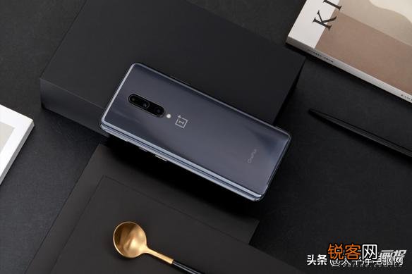 现在入手最好的4g手机是什么？