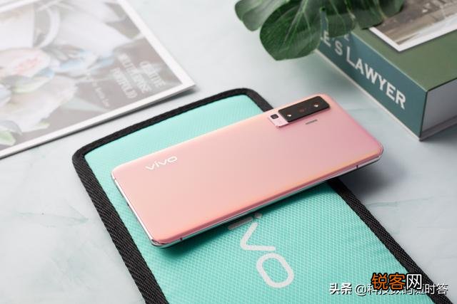 VIVO和华为手机究竟哪个牌子质量好？我准备换5g手机了？