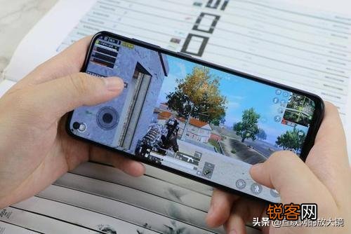 广大的条友们,一千一二买个什么手机好,能否推荐一下？