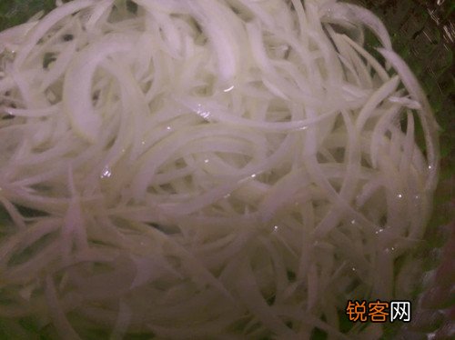 鲔鱼罐头凉拌洋葱