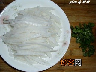 酸辣白萝卜丝的做法