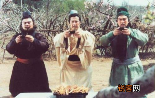 关羽、张飞、赵云、马超、黄忠都是猛将,为何关羽是“五虎”之首位？