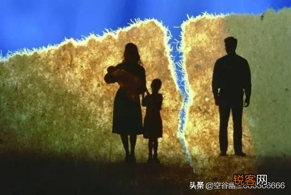 我和前妻在一起十年了,因为我出轨我们离婚了,我想挽回她,能帮帮我吗？