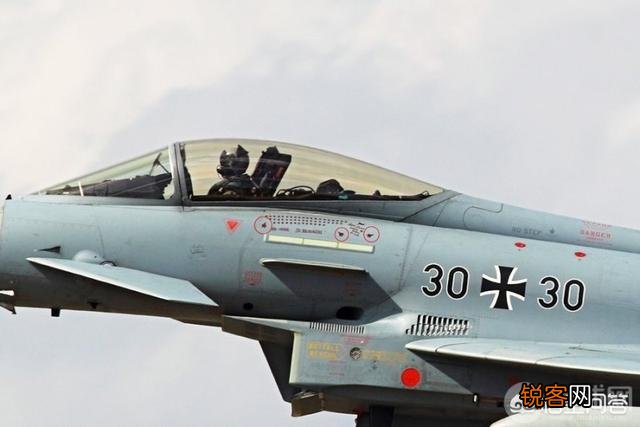 苏30SM,F15S,F/A18F,EF2000,阵风,进行对比,谁综合性能最好？