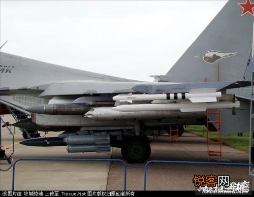 苏30SM,F15S,F/A18F,EF2000,阵风,进行对比,谁综合性能最好？