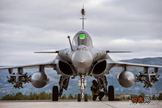 目前世界上综合能力最强的第三代战斗机是什么？