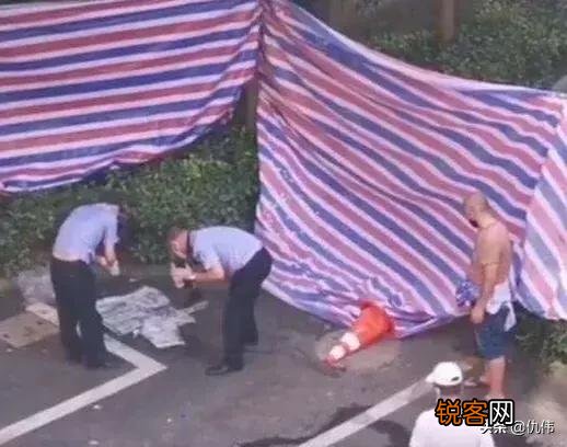 许某的前妻是不是庆幸和他离婚了？有没有感到后怕？