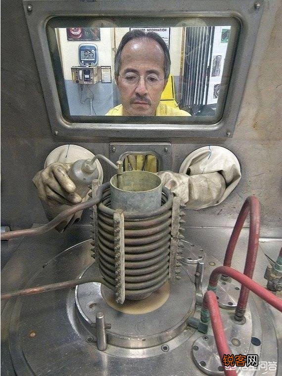 请问核武器多长时间失效,一旦失效俄罗斯拿什么保持武力优势？