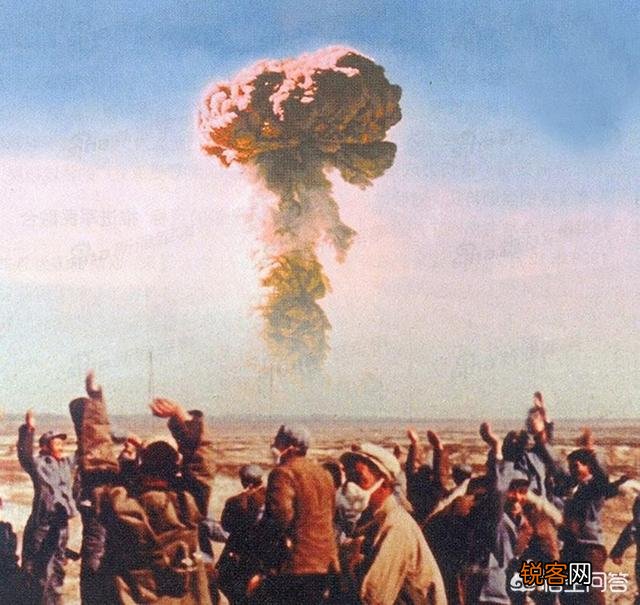 请问核武器多长时间失效,一旦失效俄罗斯拿什么保持武力优势？