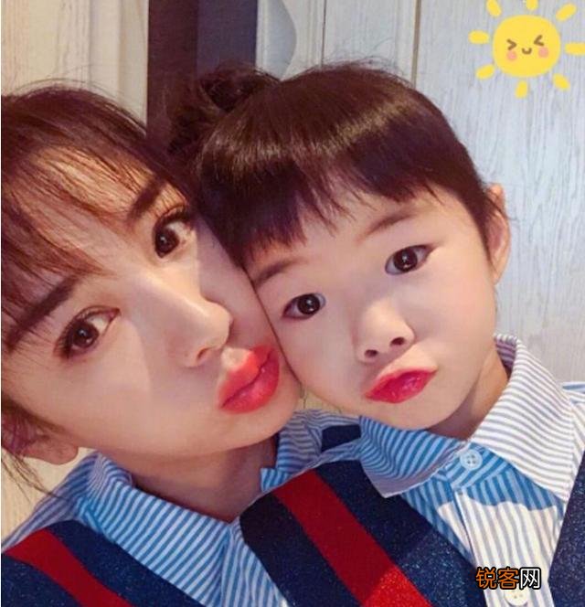 前夫黄毅清被捕后,黄奕母女现状如何？