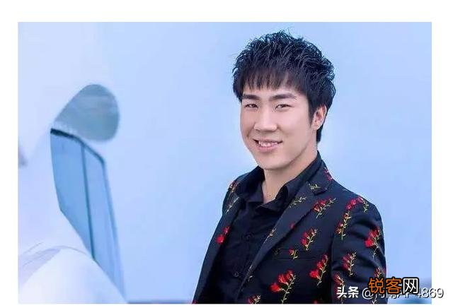 LOL骚男离婚半年“物是人非”！前妻丝毫没变,自己却完全让人不认识了！怎么会这样？