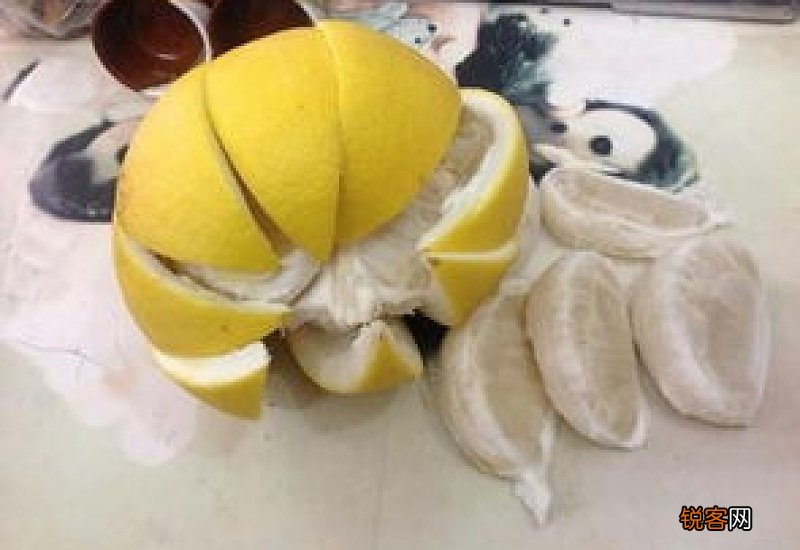 柚子皮泡水有哪些功效 柚子皮泡水喝的好处有哪些