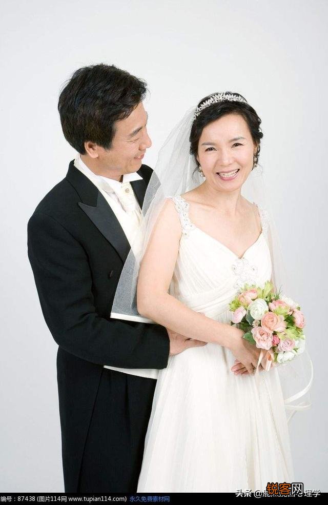 中年夫妻感情都平淡如水了么？