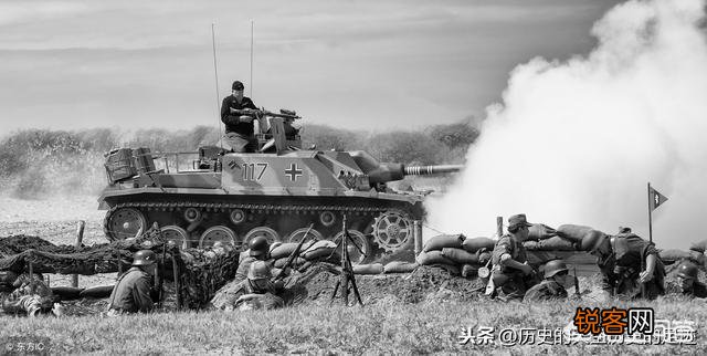 德军在奥廖尔同样部署了纵深防御,为何不能像苏军在库尔斯克突出部那样成功守住？