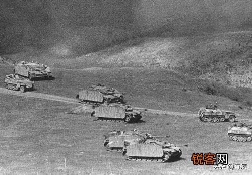 德军在奥廖尔同样部署了纵深防御,为何不能像苏军在库尔斯克突出部那样成功守住？