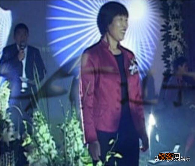 当初嫁给一无所有赵本山,成名后离婚的前妻葛淑珍,现状如何？