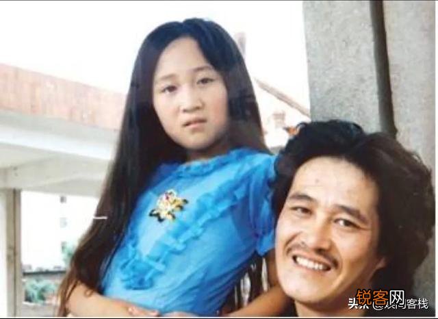 当初嫁给一无所有赵本山,成名后离婚的前妻葛淑珍,现状如何？