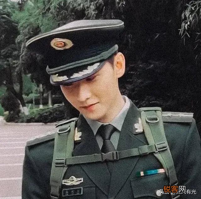 军旅剧的主角都要谈一场恋爱,《特战荣耀》会不会也掉入这个循环？